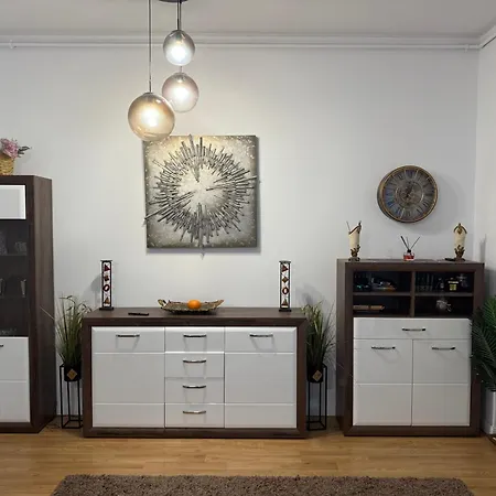 Tomis Apartment