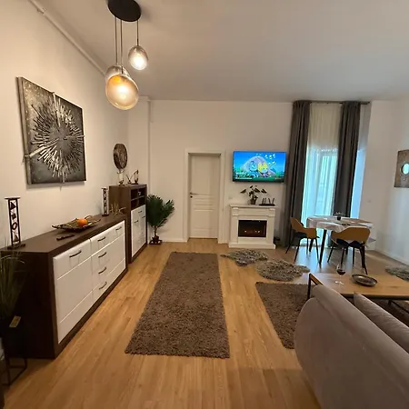 Tomis Apartment