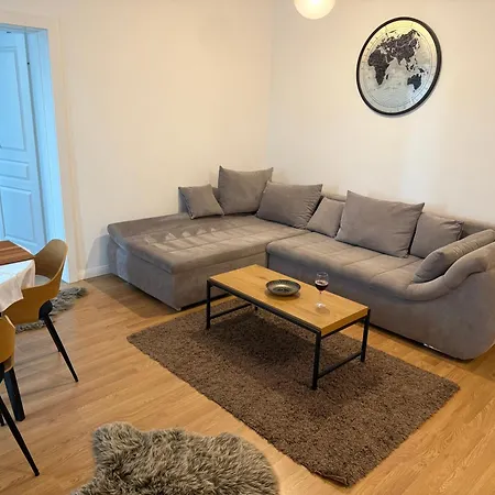 Tomis Apartment *