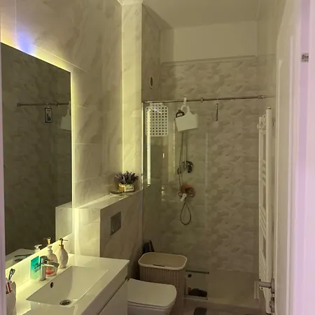 Tomis Apartment